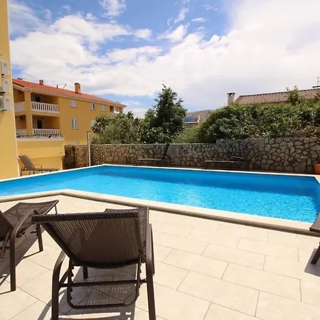 Apartment Neu Modern Eingerichtete Fuer 4 Personen In Einem Haus Mit Mehrere Und Mit Pool Baska (Krk)