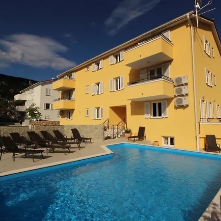 Apartman Neu Modern Eingerichtete Fuer 4 Personen In Einem Haus Mit Mehrere Und Mit Pool Baška